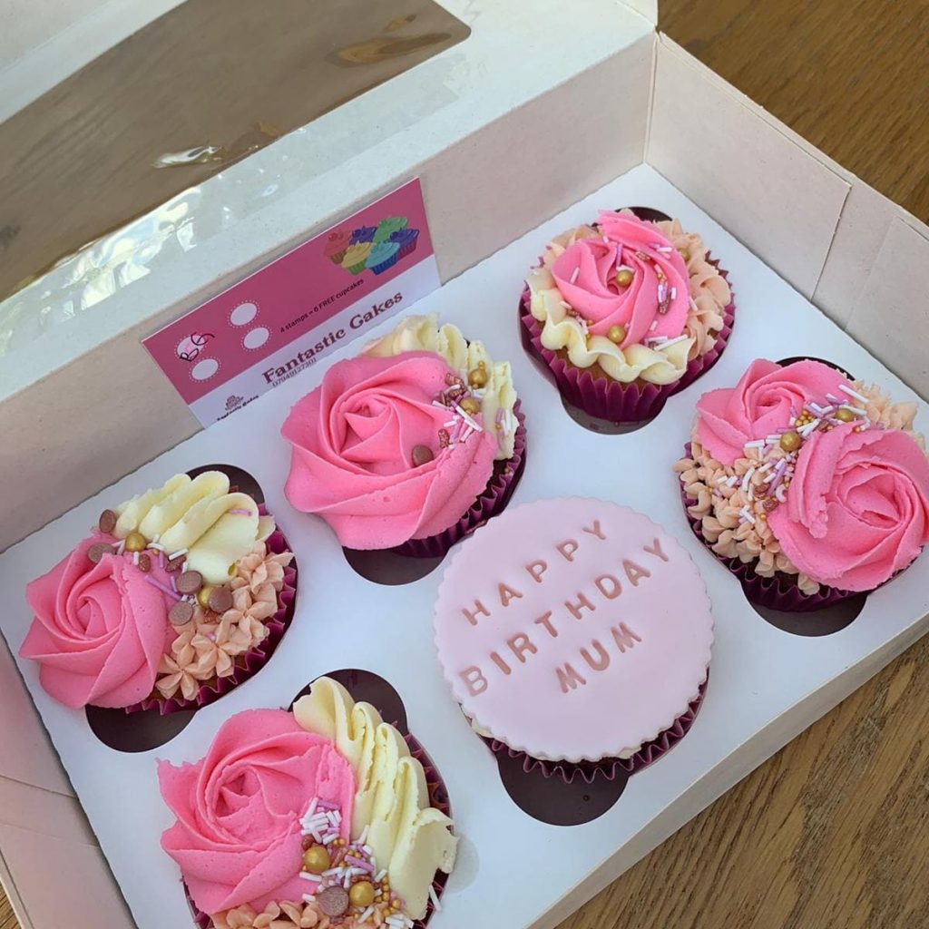 birhtday cupcakes for mum in pink.